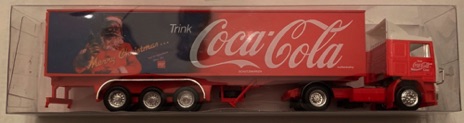 10270-1 € 6,00 coca cola vrachtwagen afb kersmtan met fles ca 18 cm.jpeg